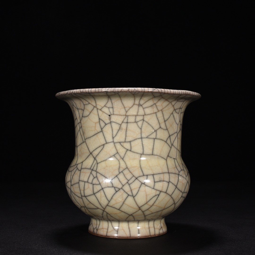 Song Dynasty Ge kiln beige glaze slag bucket