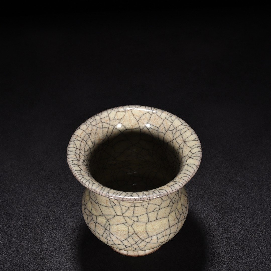 Song Dynasty Ge kiln beige glaze slag bucket
