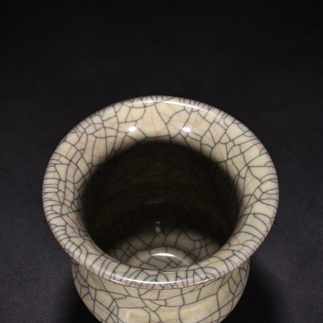 Song Dynasty Ge kiln beige glaze slag bucket