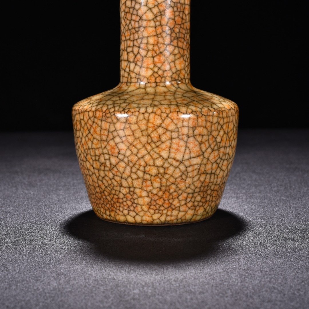 Song Dynasty Ge kiln beige glaze dish bottle