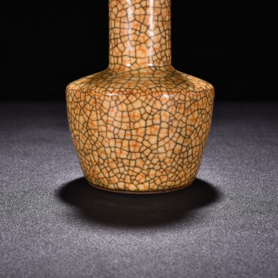 Song Dynasty Ge kiln beige glaze dish bottle