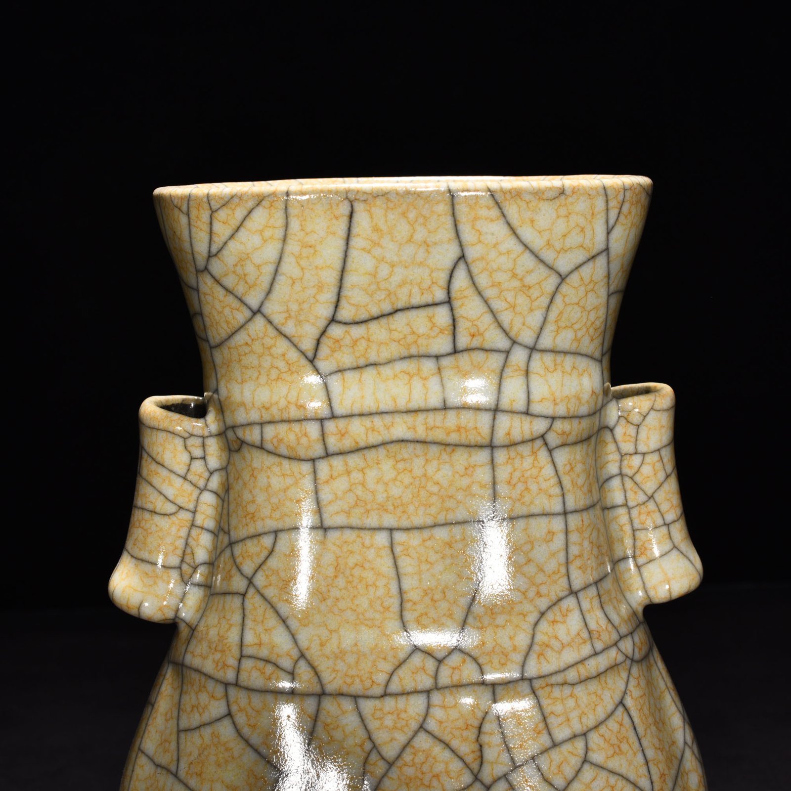 Song Dynasty Ge kiln beige glaze through-ear vase