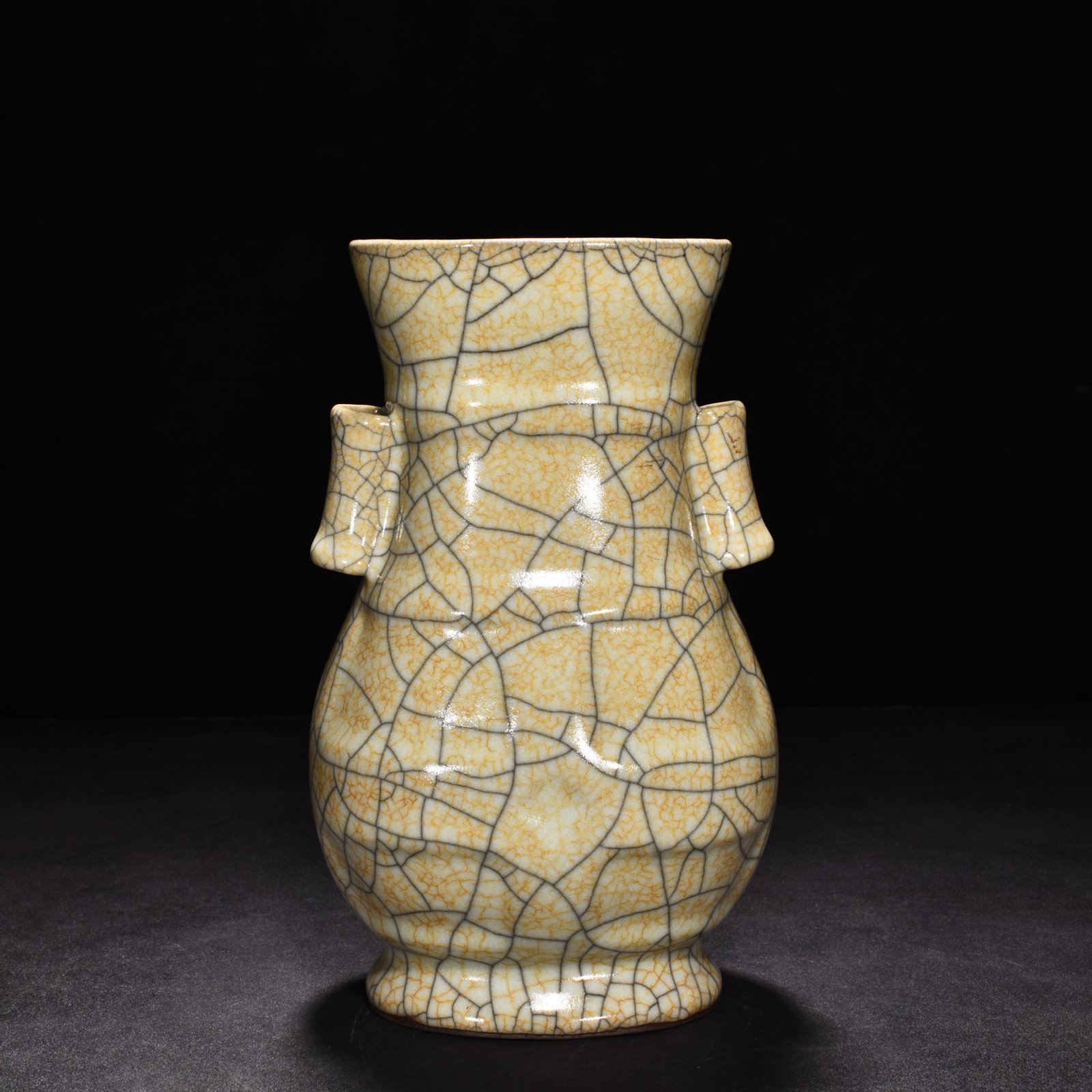 Song Dynasty Ge kiln beige glaze through-ear vase
