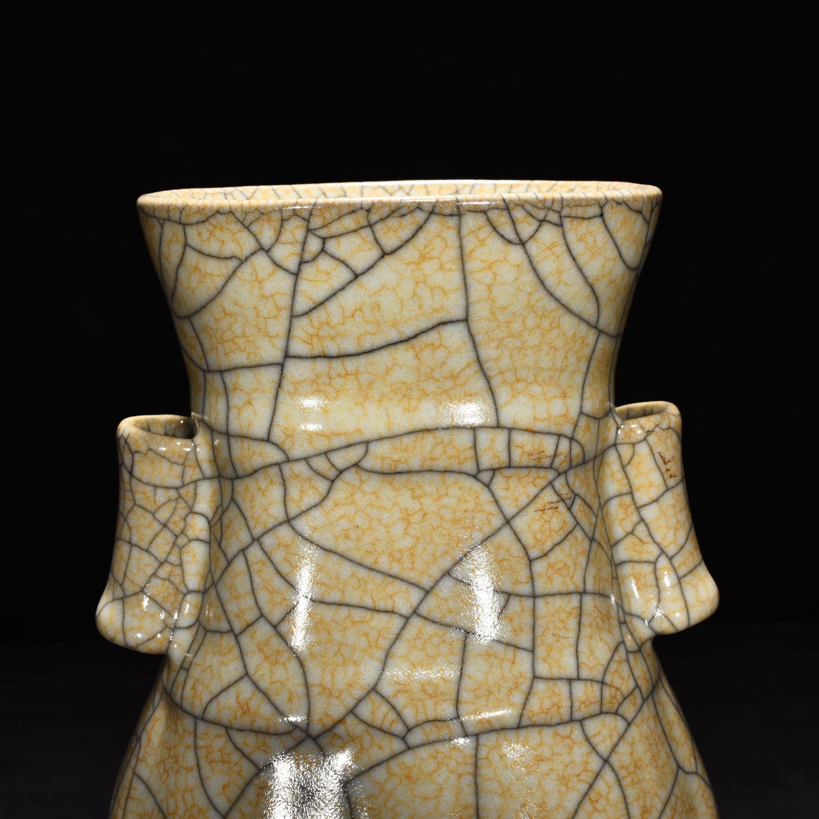 Song Dynasty Ge kiln beige glaze through-ear vase
