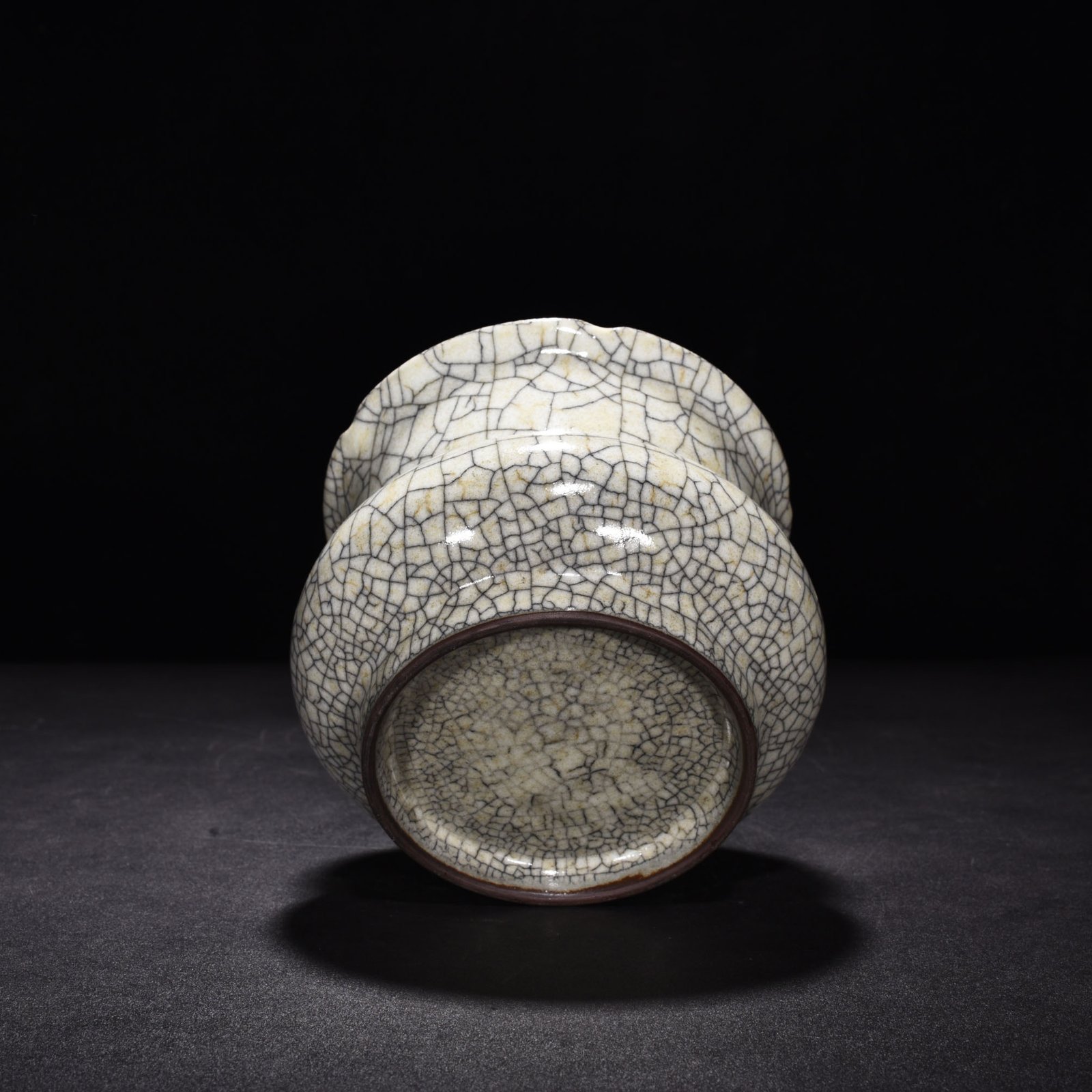 Song Dynasty Ge kiln flower mouth slag bucket