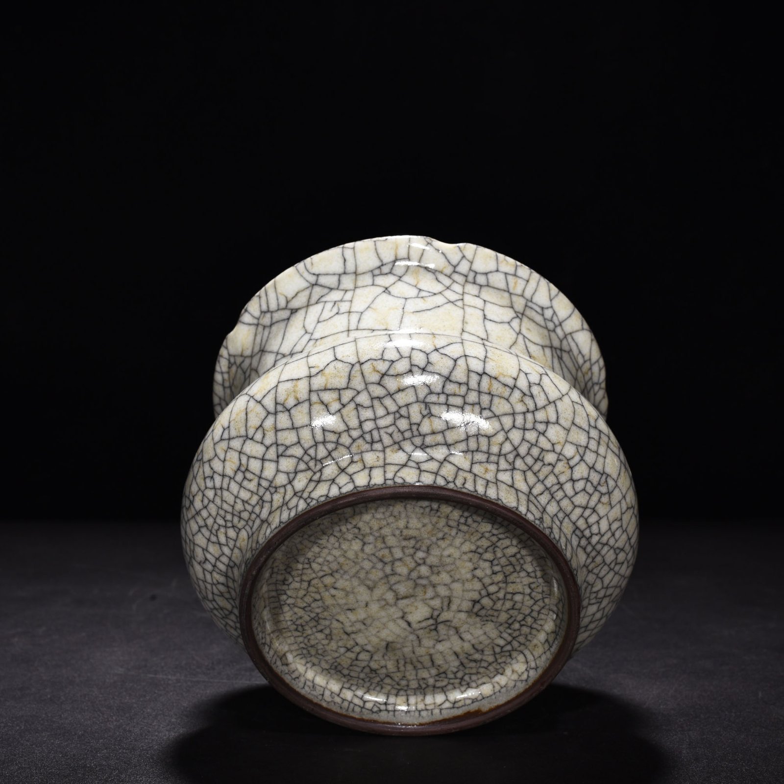 Song Dynasty Ge kiln flower mouth slag bucket