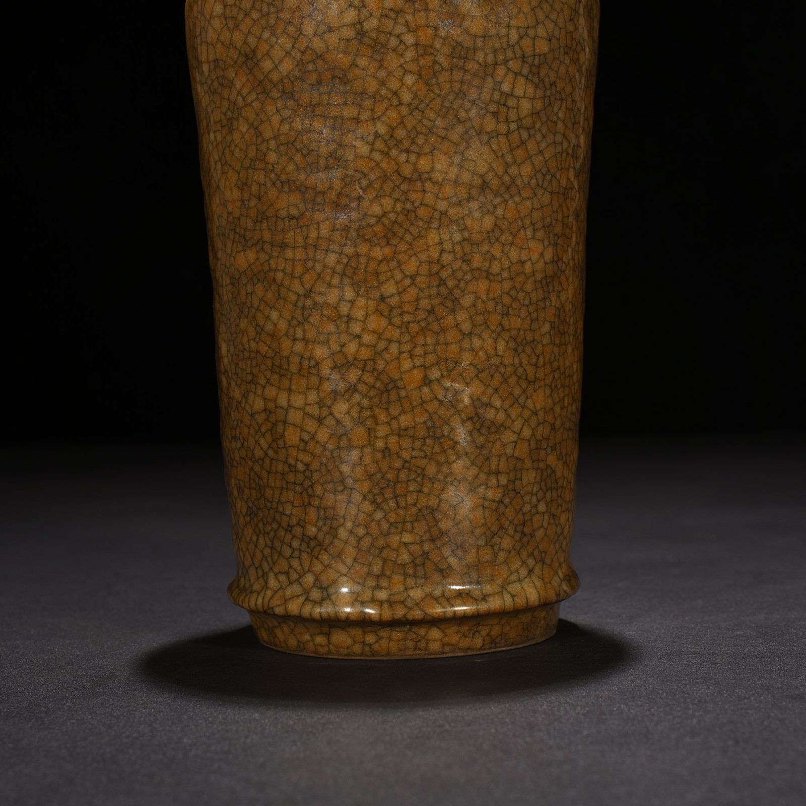 Song Dynasty Ge kiln flower arrangement
