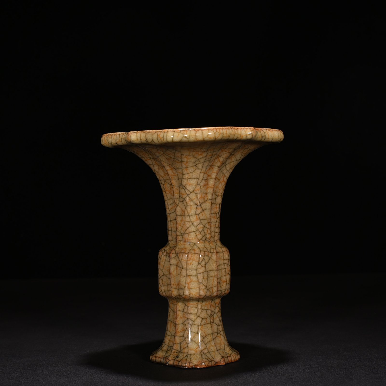 Song Dynasty Ge Kiln Flower Goblet