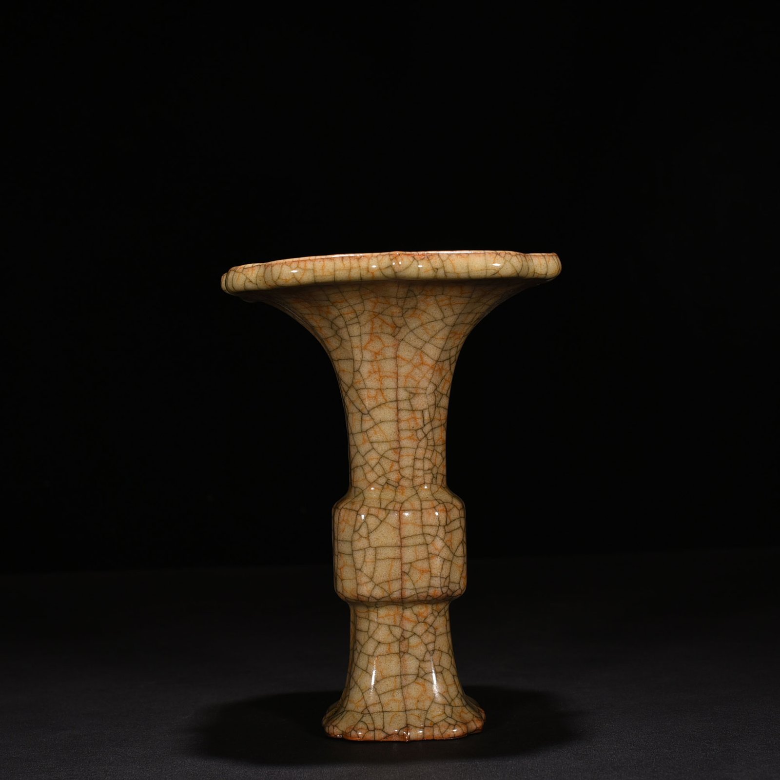 Song Dynasty Ge Kiln Flower Goblet