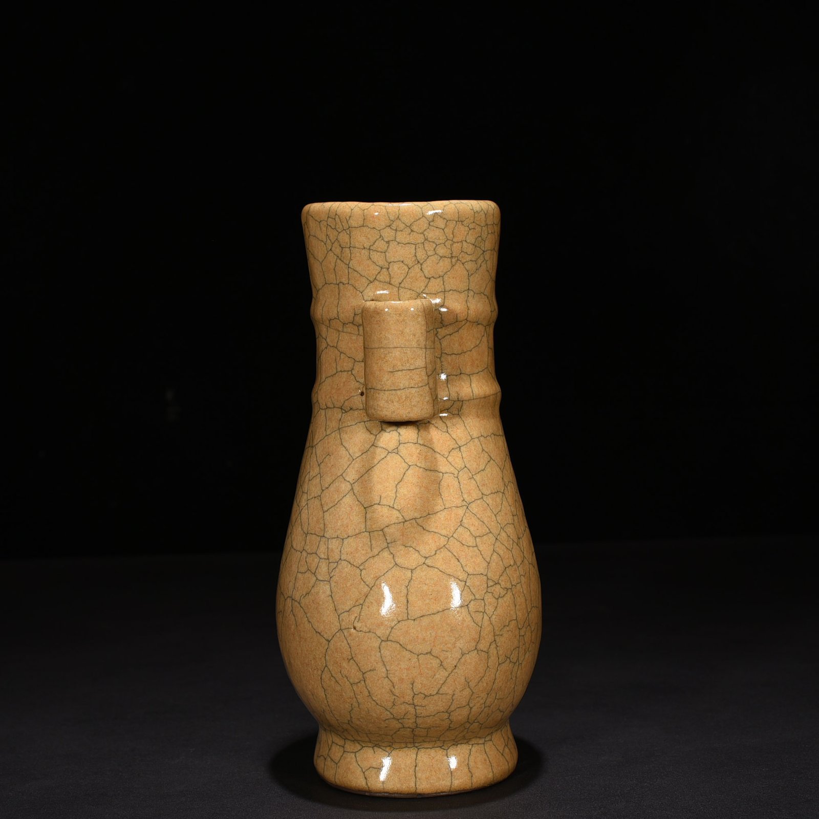 Song Dynasty Ge kiln Guaner vase