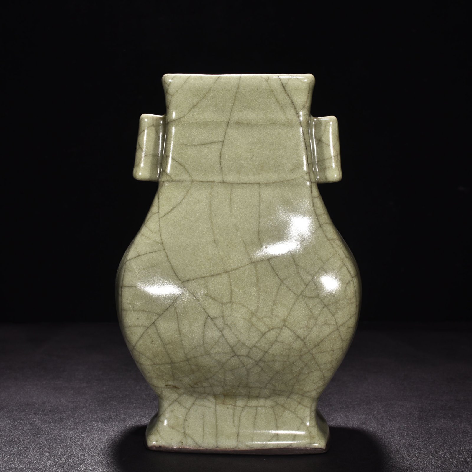 Song Dynasty Ge kiln yellow glaze through-ear vase