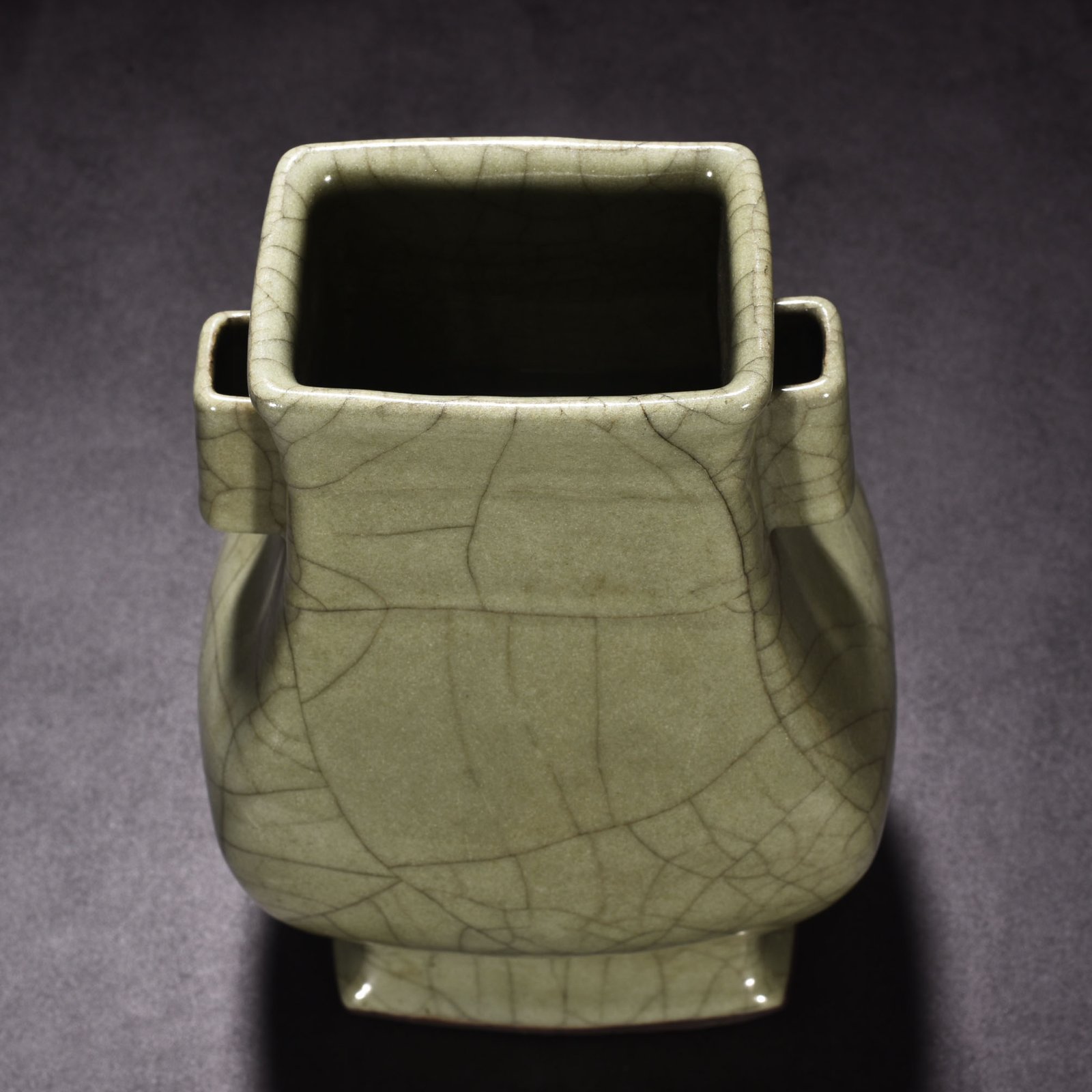 Song Dynasty Ge kiln yellow glaze through-ear vase