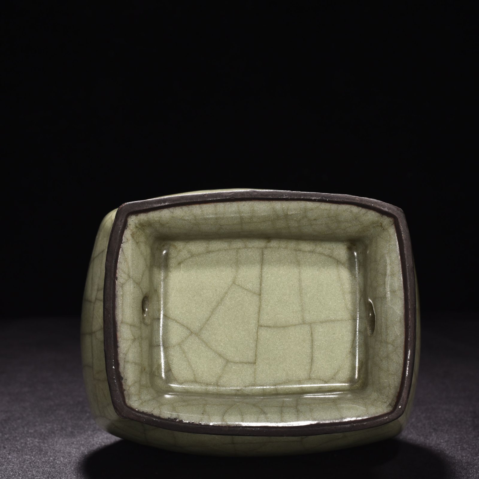 Song Dynasty Ge kiln yellow glaze through-ear vase