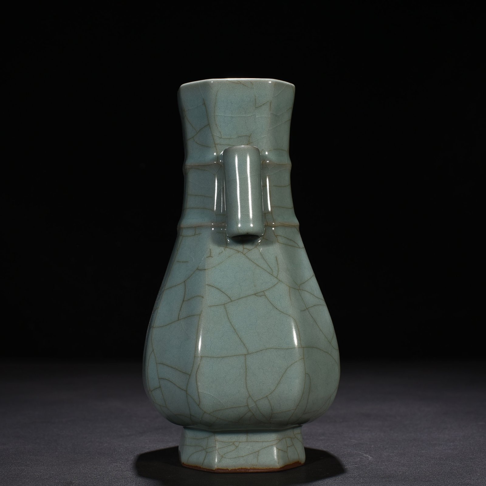 Song Dynasty Guan Kiln Xiu Nei Si’s Bafang ear vase