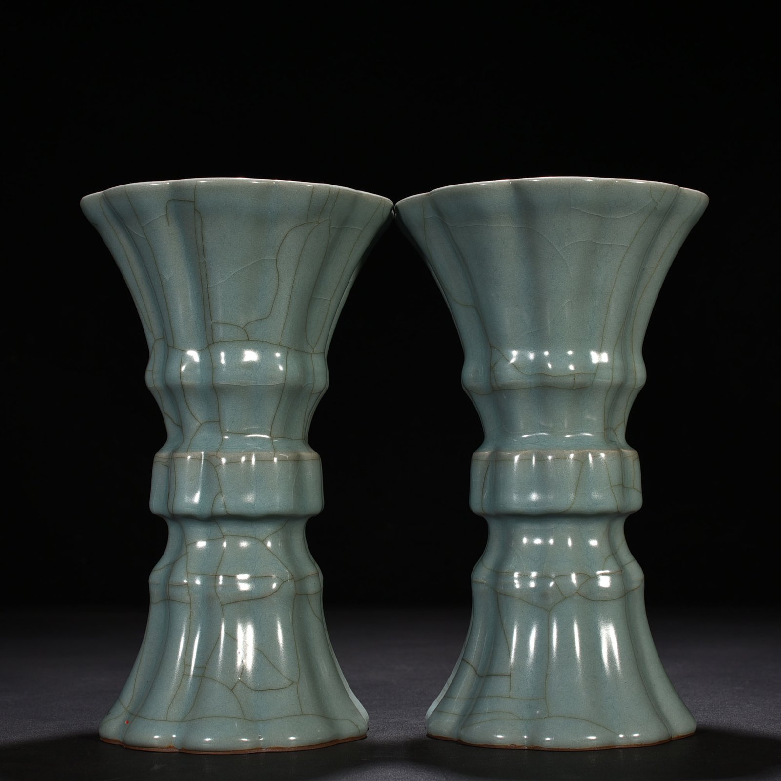 Song Dynasty official kiln Xiu Nei Si style melon and flower goblet