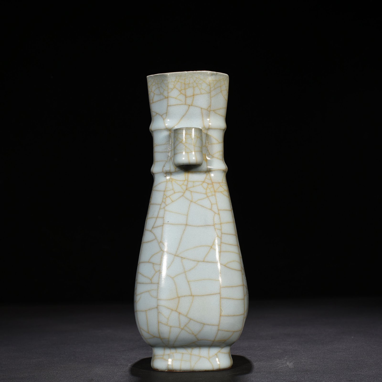 Song Dynasty official kiln Xiu Neisi style square vase with ears