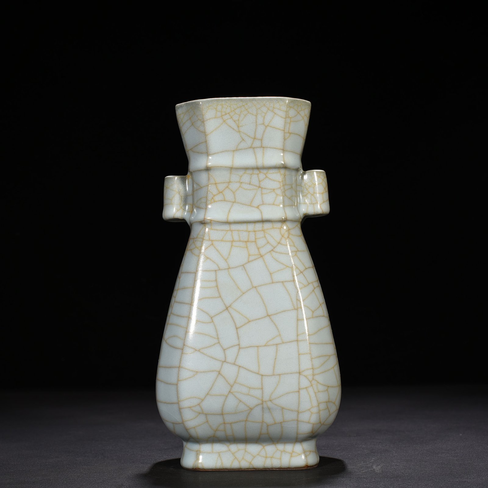 Song Dynasty official kiln Xiu Neisi style square vase with ears