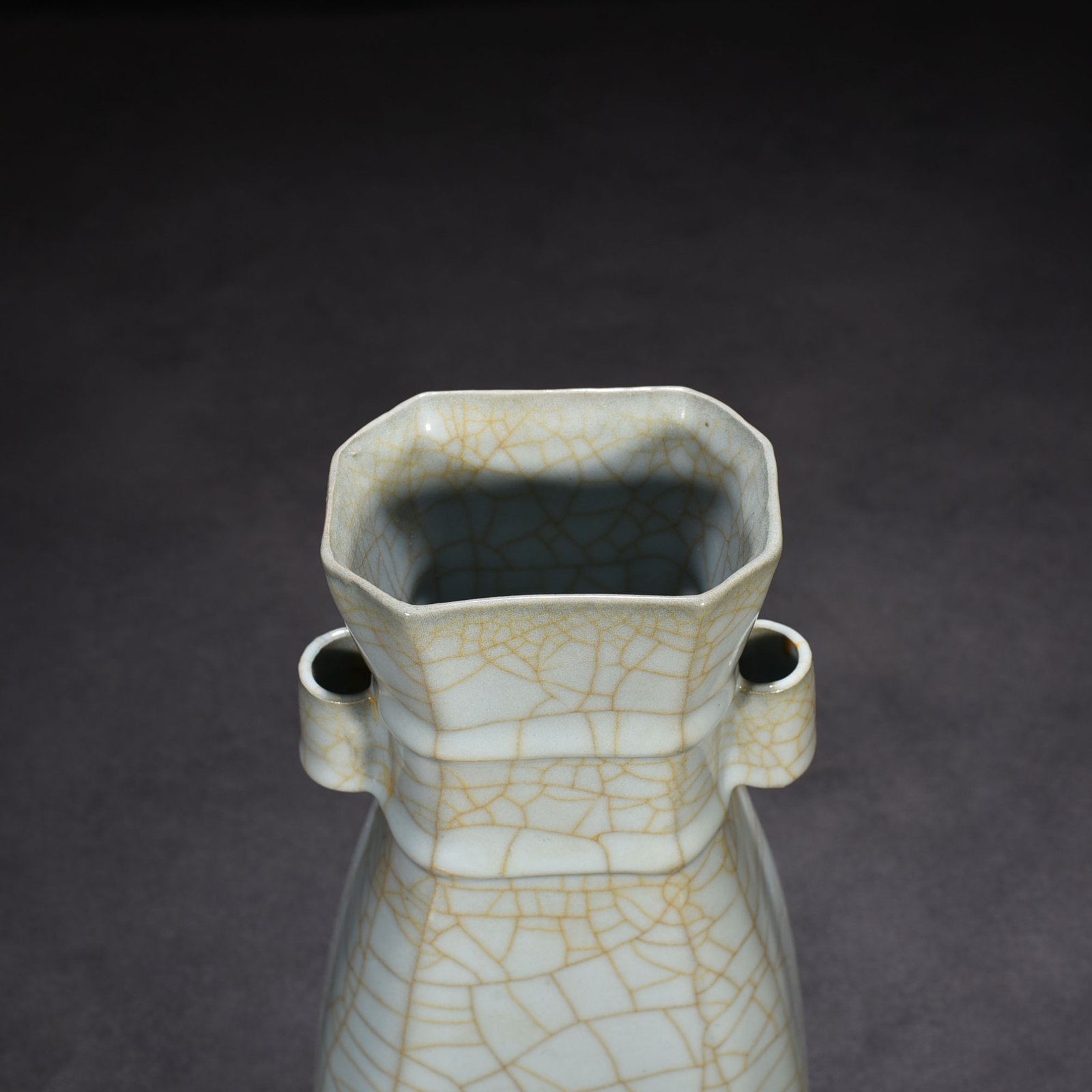 Song Dynasty official kiln Xiu Neisi style square vase with ears