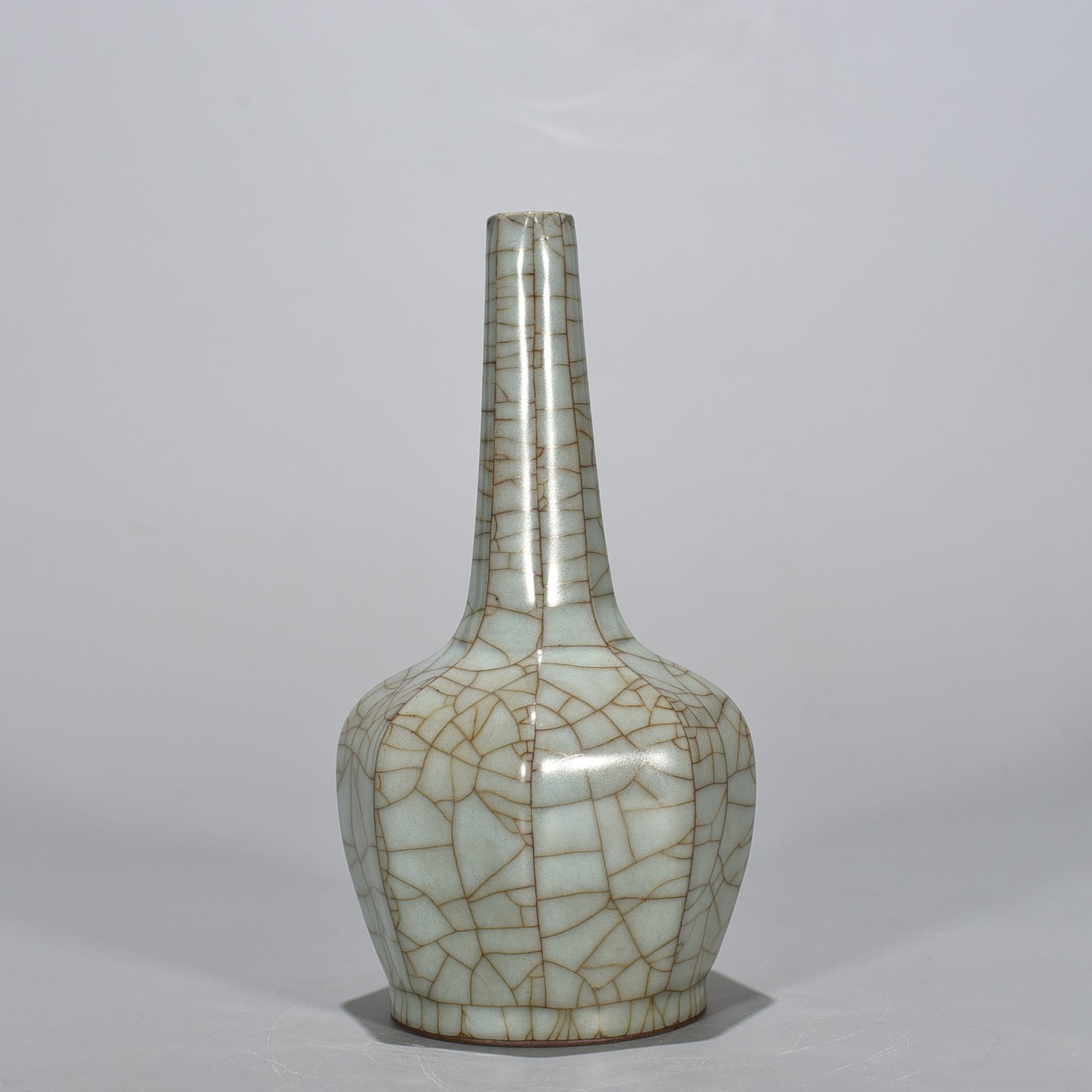Song Dynasty official kiln Bafang pure vase