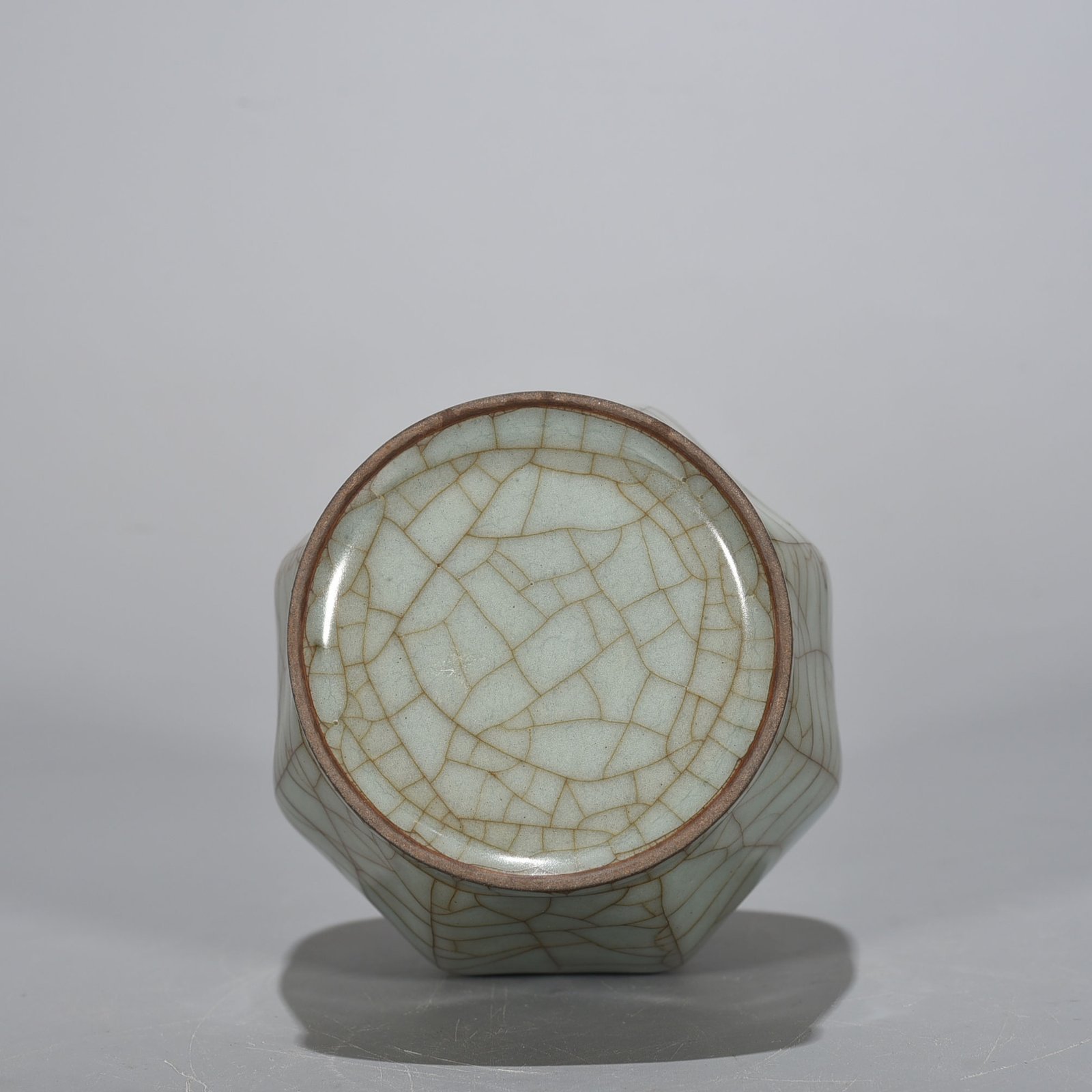 Song Dynasty official kiln Bafang pure vase