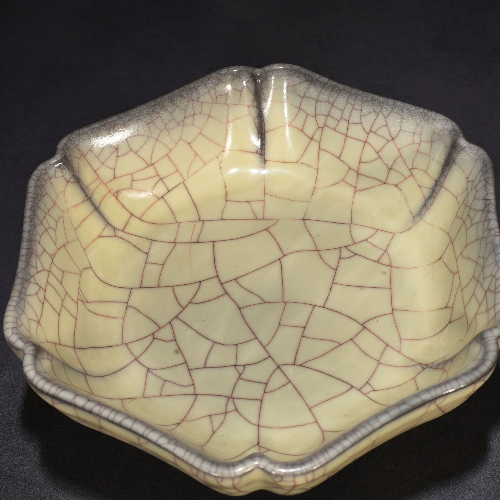 Song Dynasty official kiln six-square wash