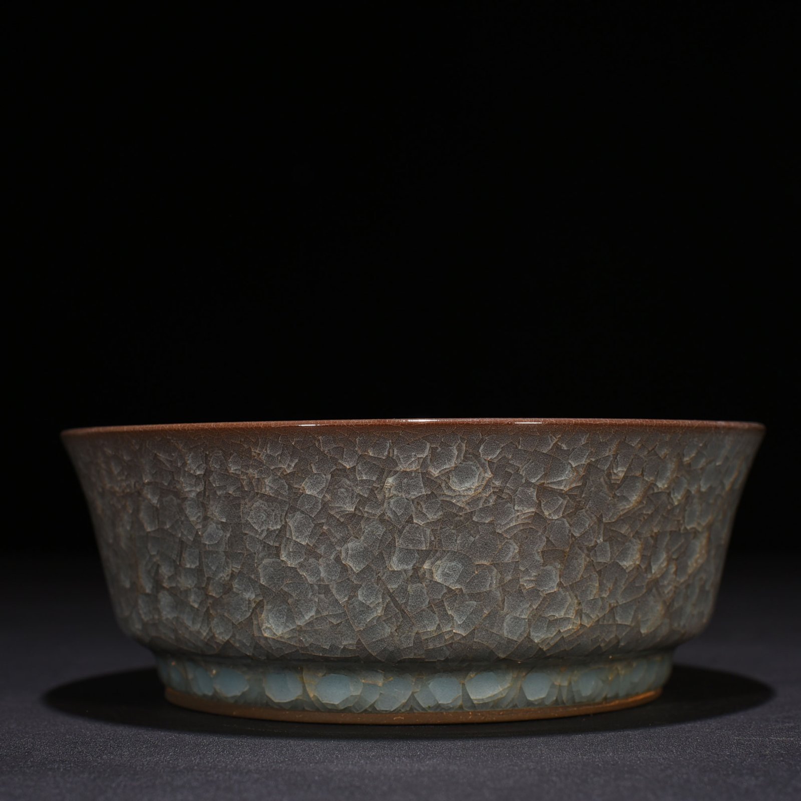 Song Dynasty Guan Kiln Ice Crack Round Wash