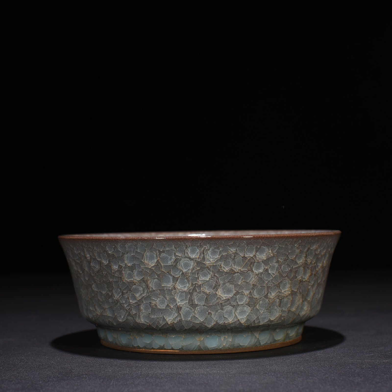 Song Dynasty Guan Kiln Ice Crack Round Wash