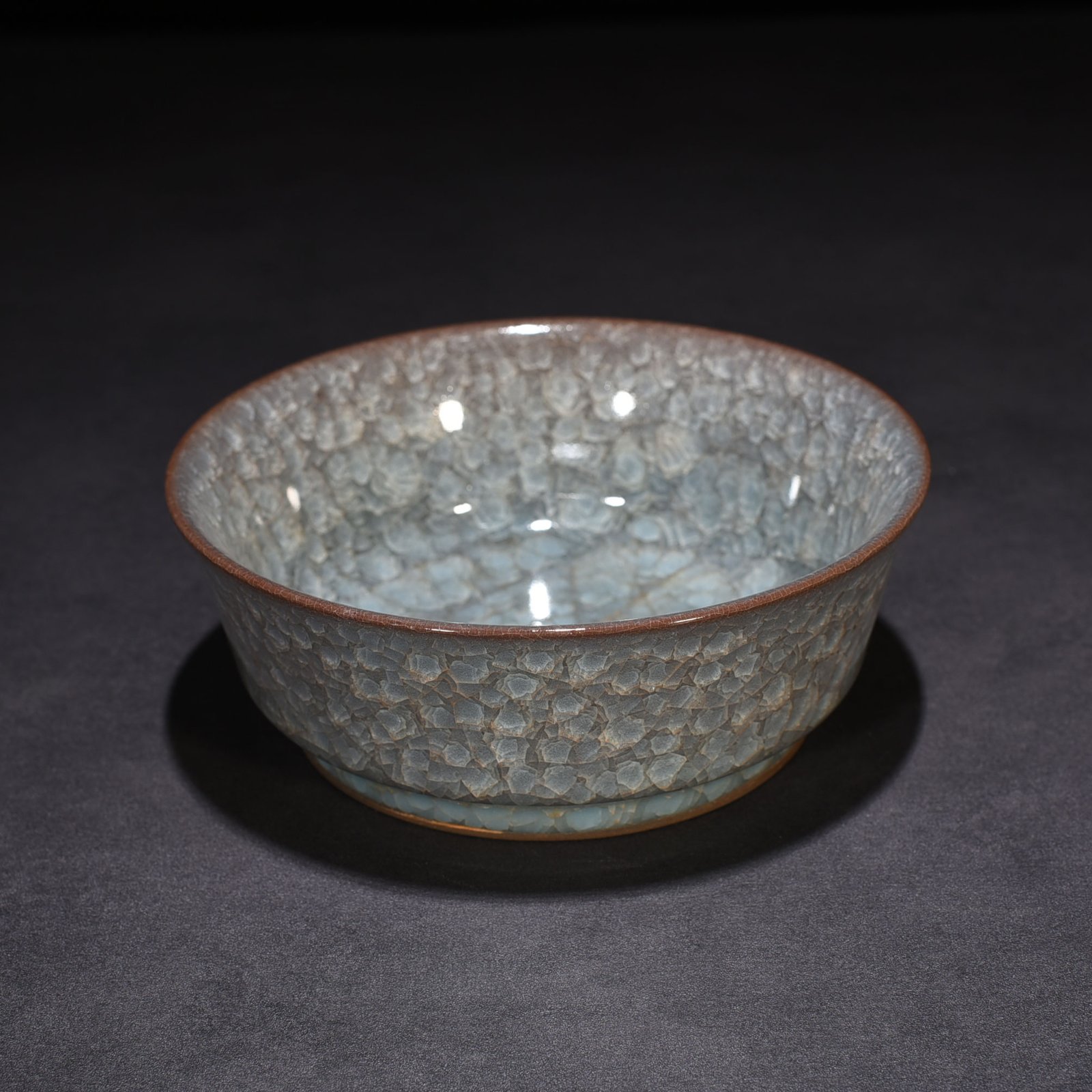 Song Dynasty Guan Kiln Ice Crack Round Wash