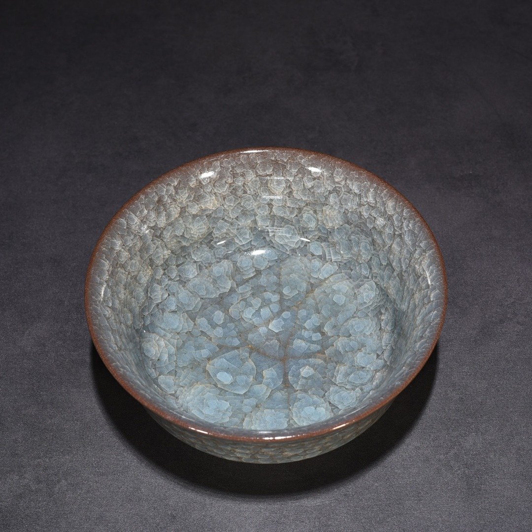 Song Dynasty Guan Kiln Ice Crack Round Wash