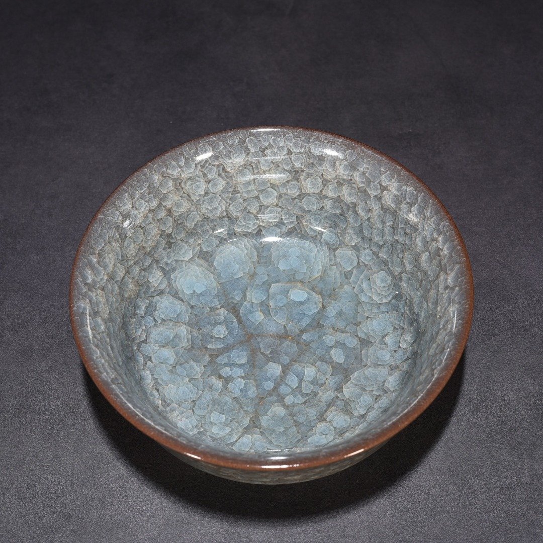 Song Dynasty Guan Kiln Ice Crack Round Wash