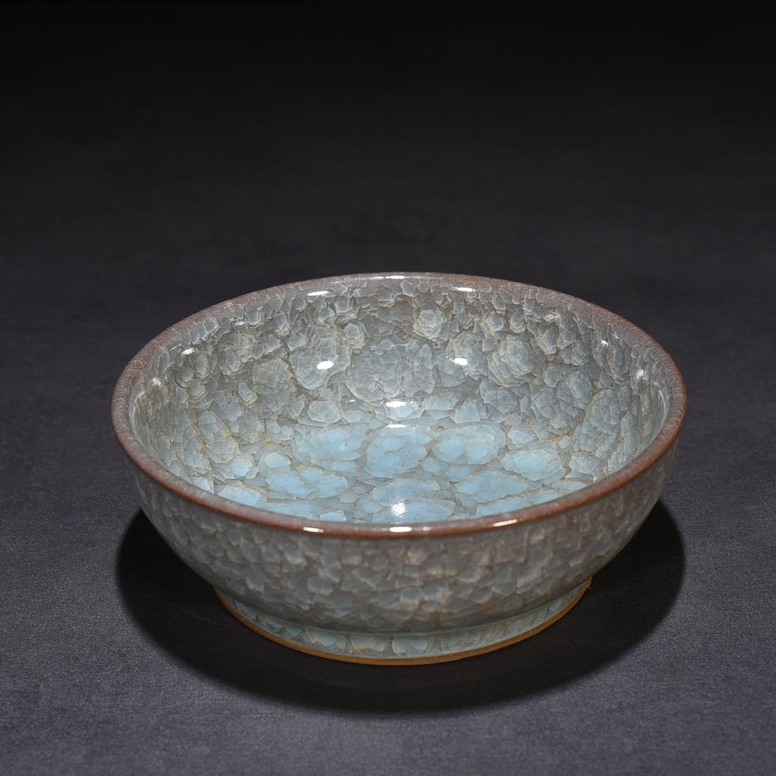 Song Dynasty Guan Kiln Ice Crack Wash