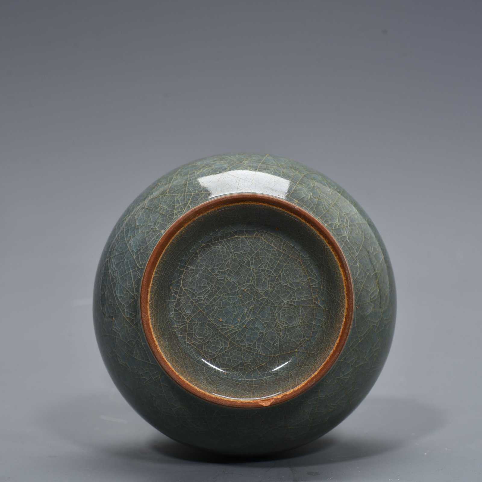 Song Dynasty Guanyao ice cracked bottle