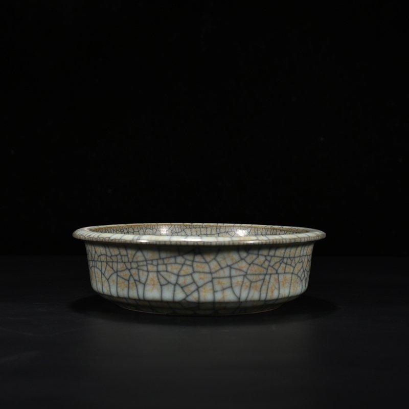 Song Dynasty official kiln round wash