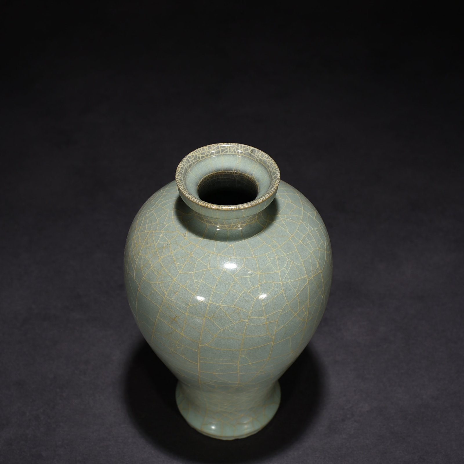Song Dynasty Guanyao plum vase