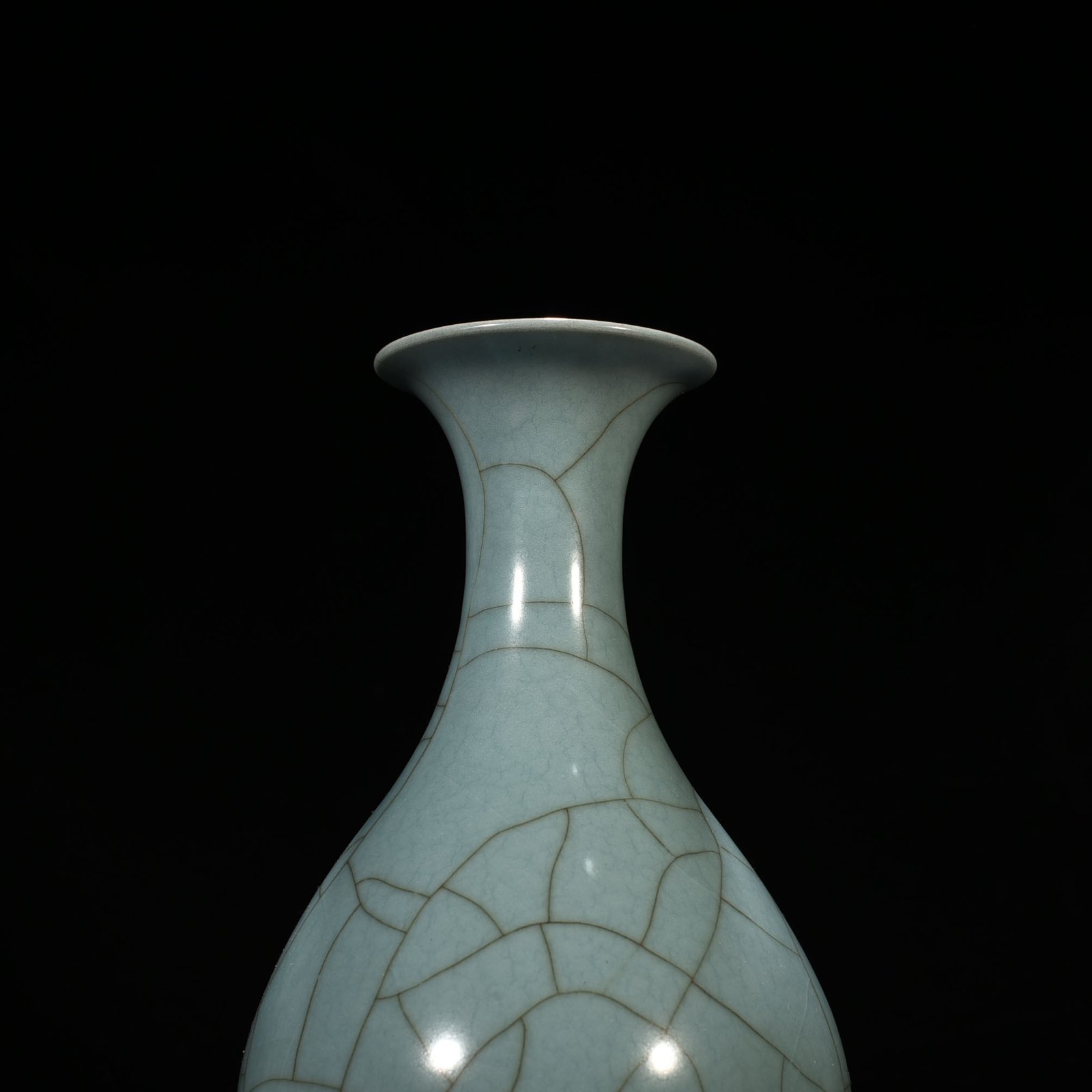 Song Dynasty official kiln celadon jade pot spring vase