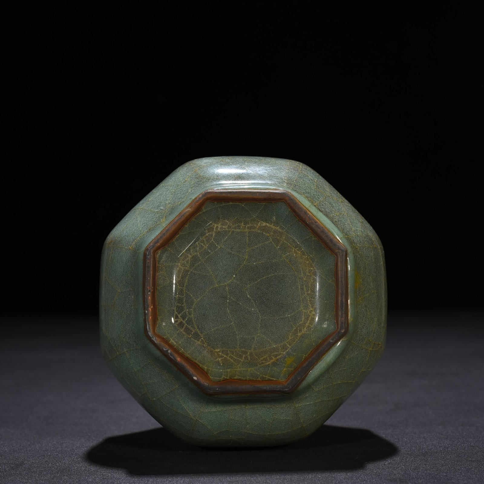 Song Dynasty official kiln dazzling pattern eight-sided vase