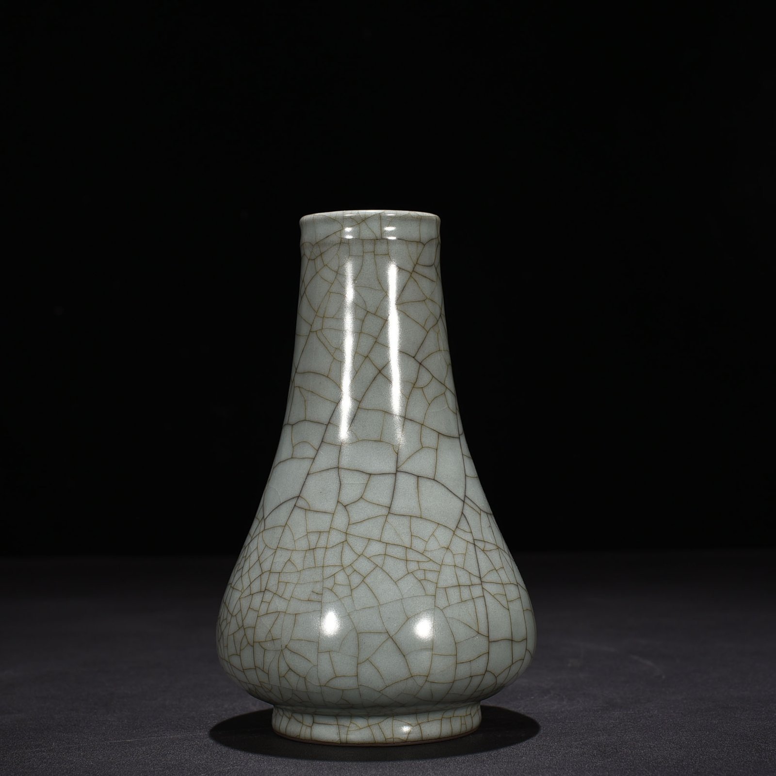 Song Dynasty official kiln dazzling pattern bottle