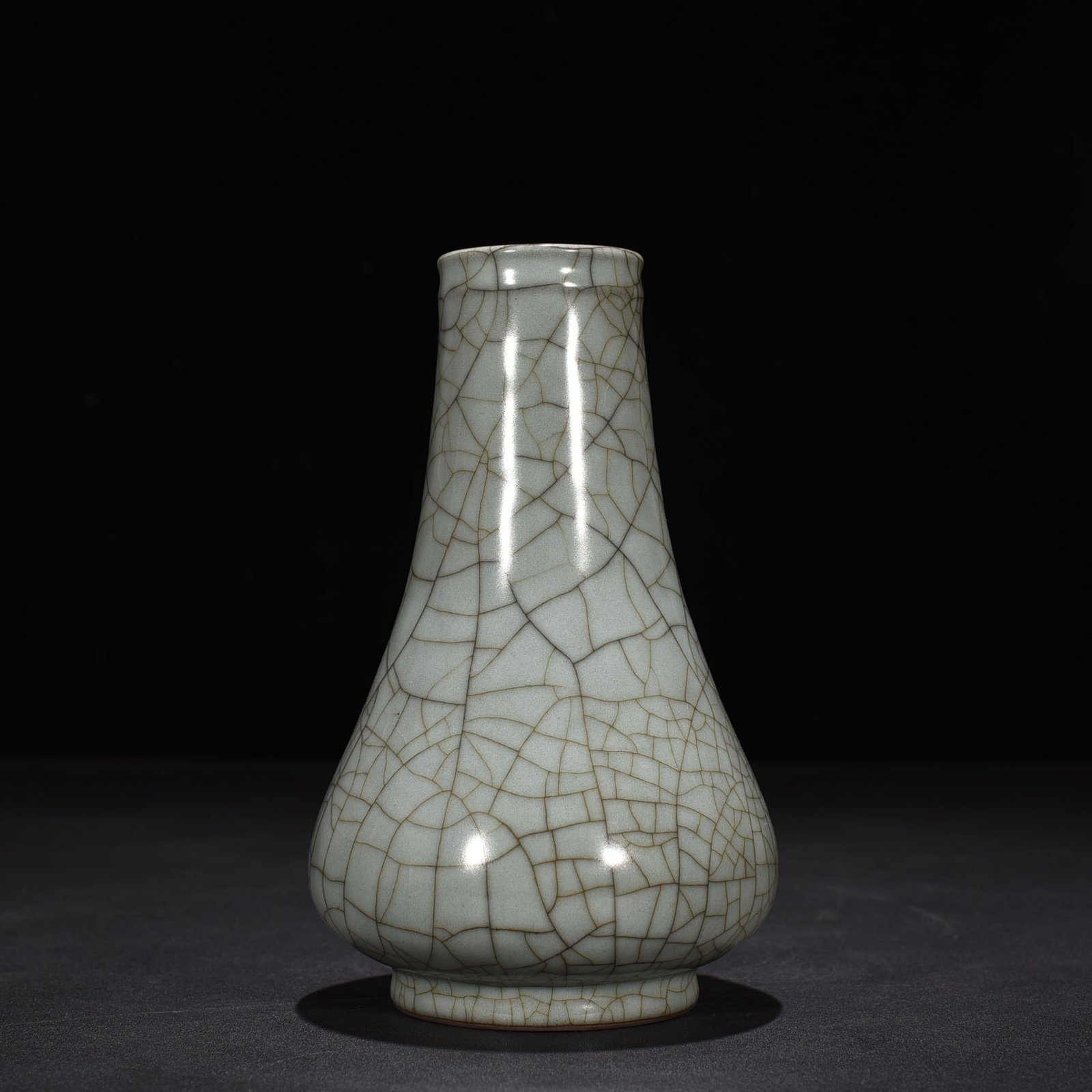 Song Dynasty official kiln dazzling pattern bottle