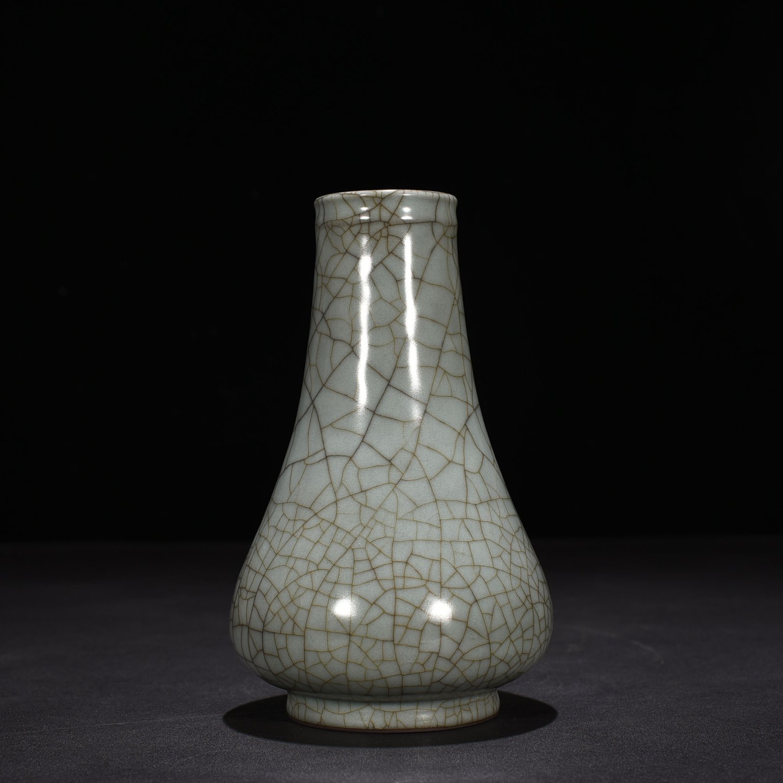 Song Dynasty official kiln dazzling pattern bottle