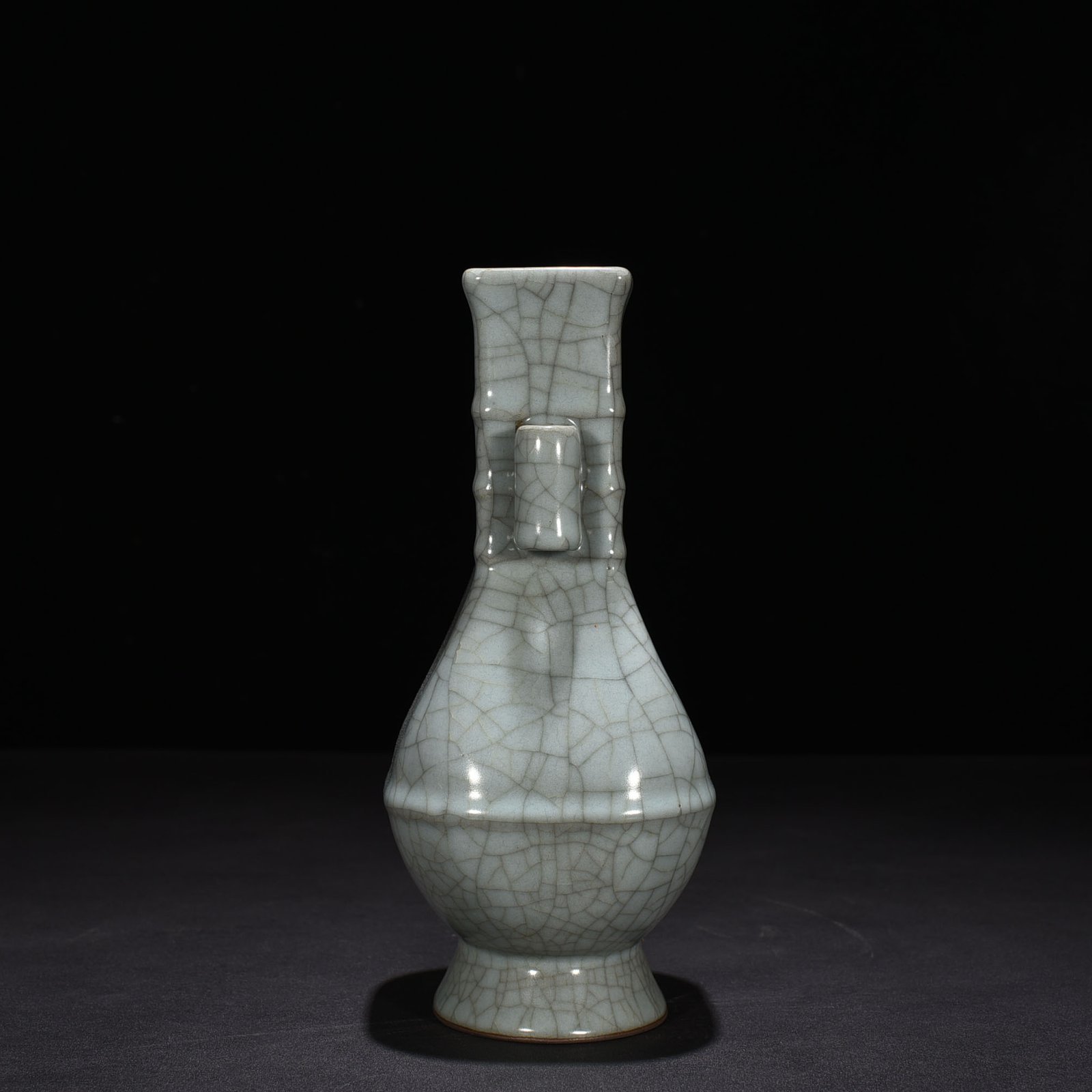 Song Dynasty official kiln dazzling pattern through-ear bottle