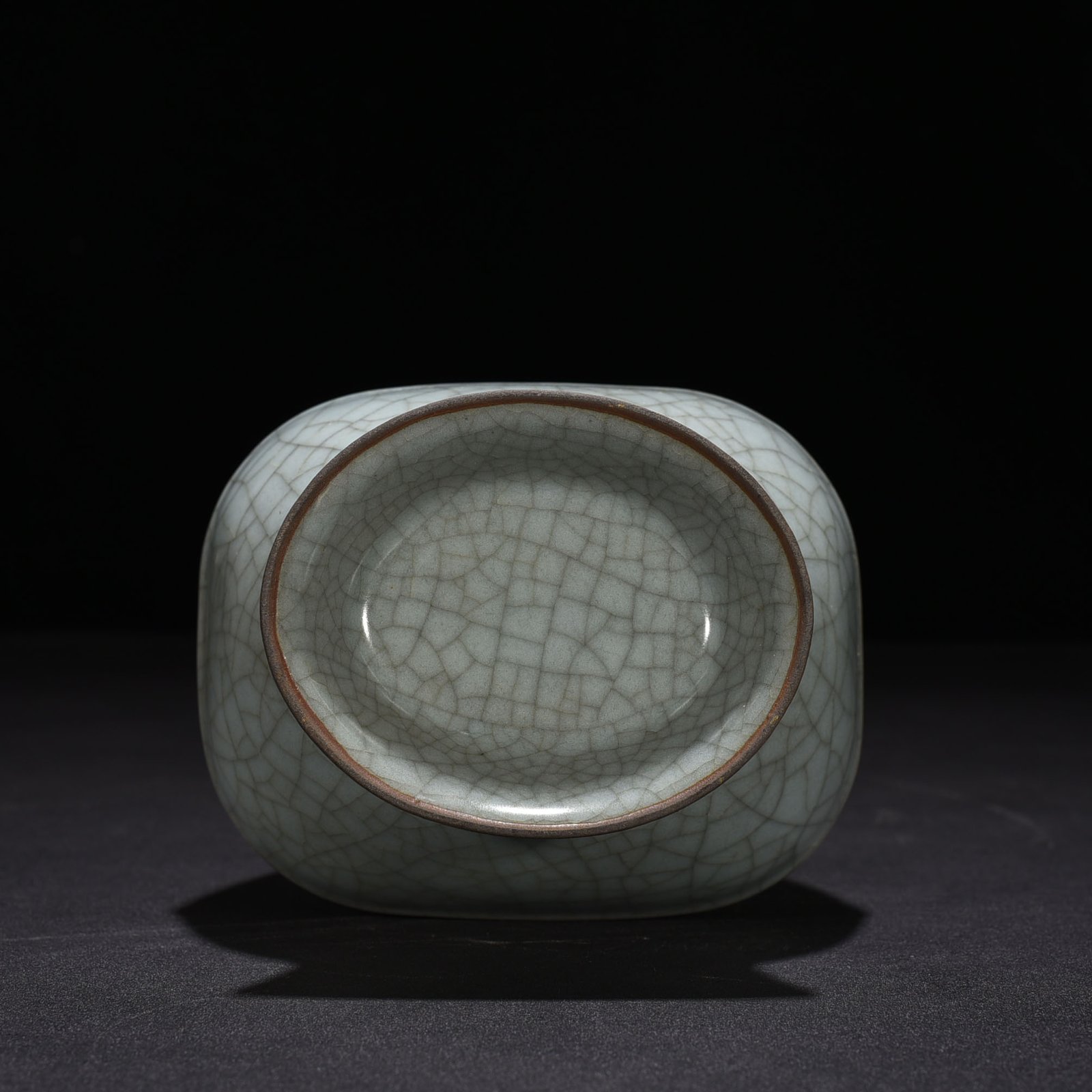 Song Dynasty official kiln dazzling pattern through-ear bottle