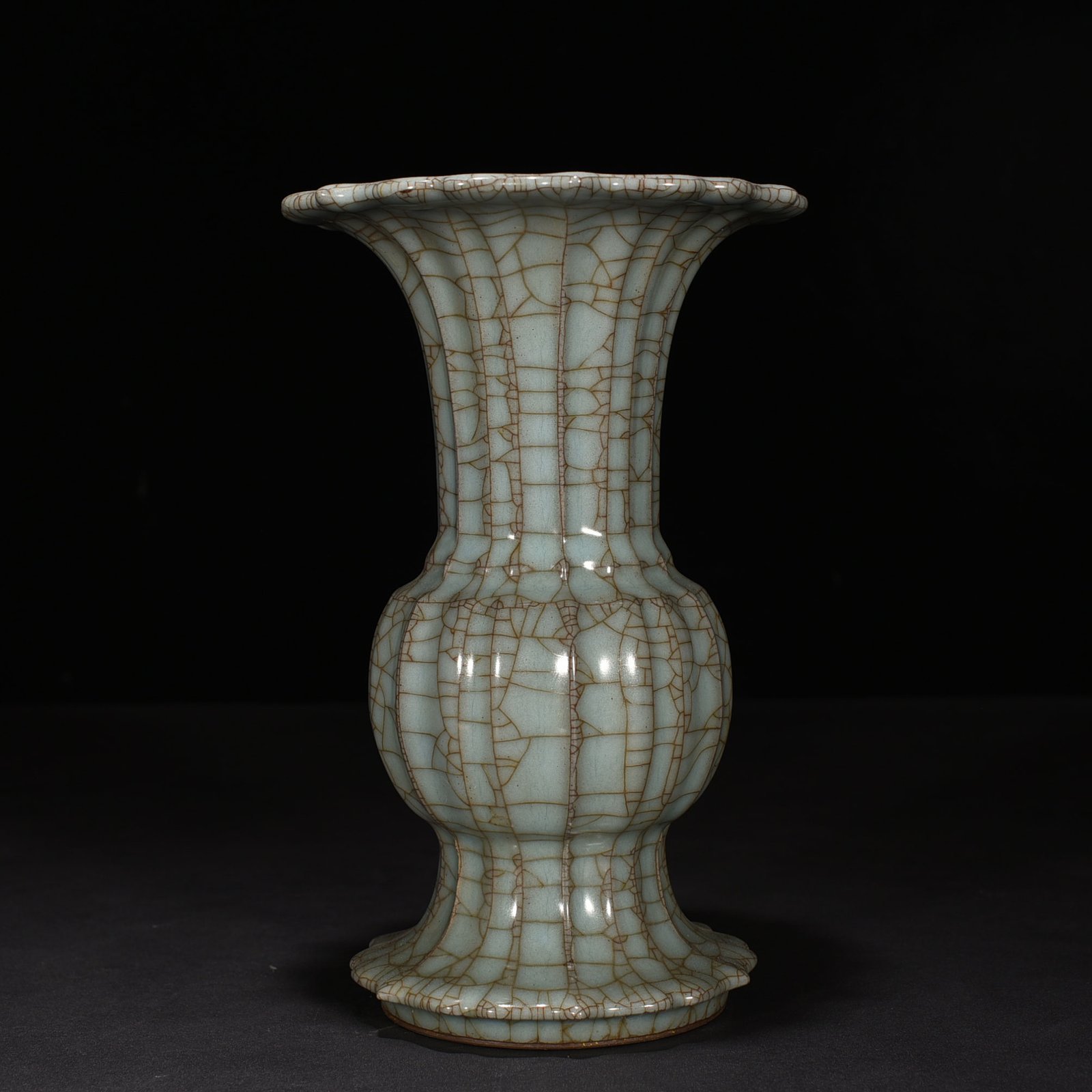 Song Dynasty Guanyao melon goblet