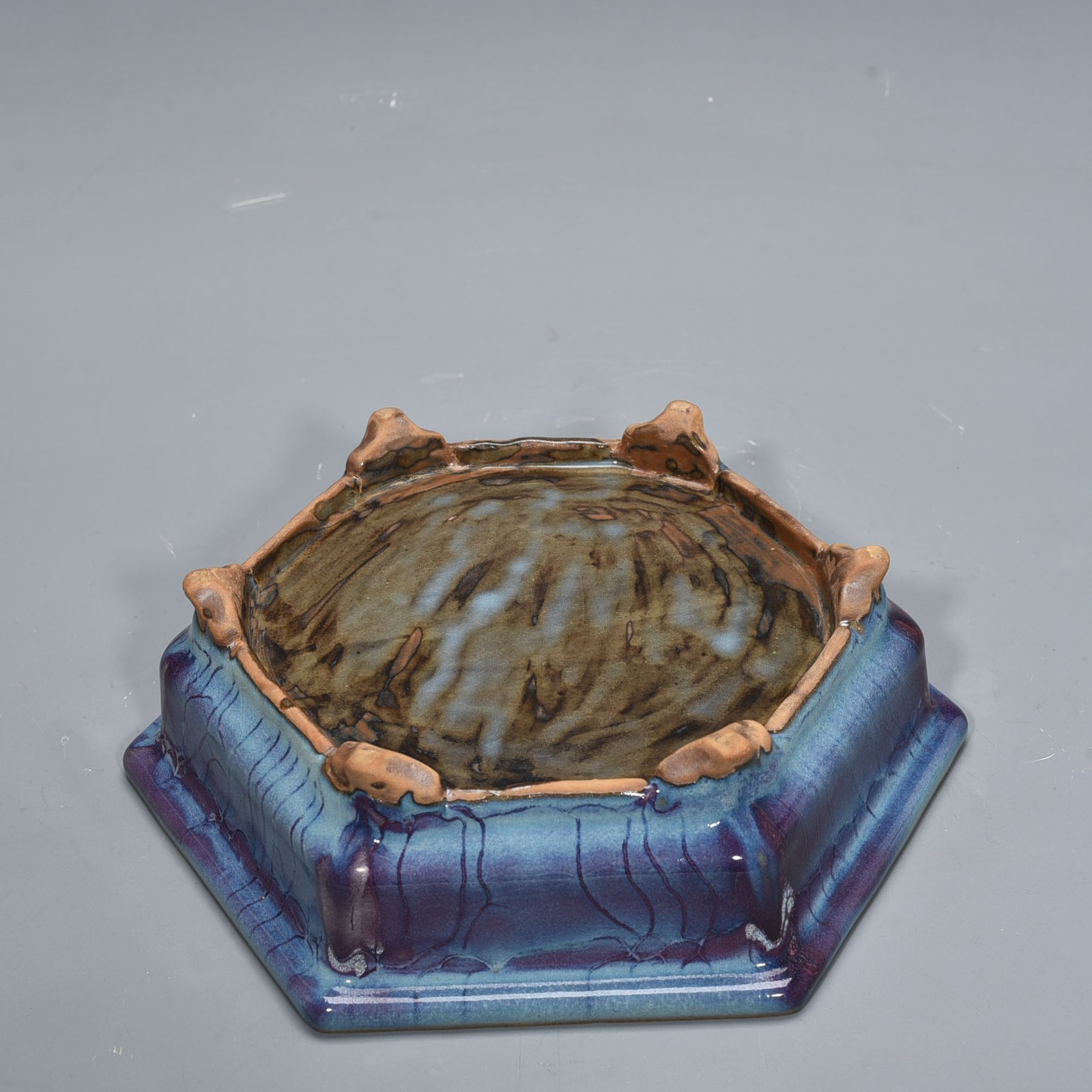 Song Dynasty official kiln kiln variable glaze hexagonal wash