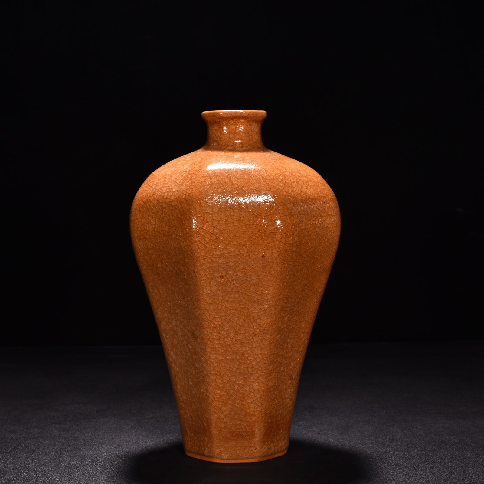 Song Dynasty official kiln beige glaze ice cracked octagonal plum vase
