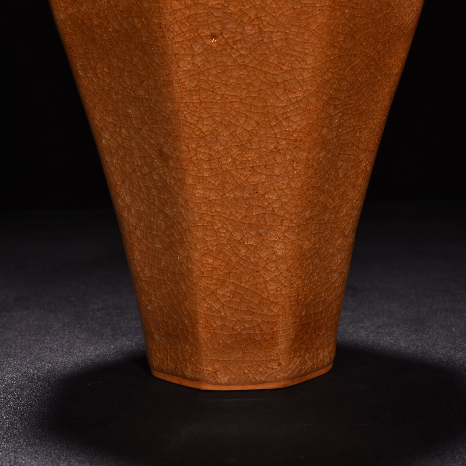 Song Dynasty official kiln beige glaze ice cracked octagonal plum vase