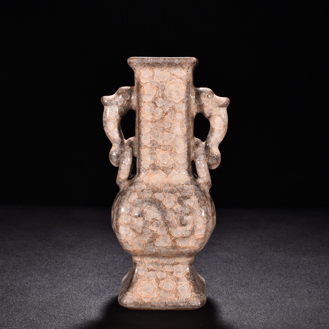 Song Dynasty official kiln beige glaze ice cracked double-eared square vase
