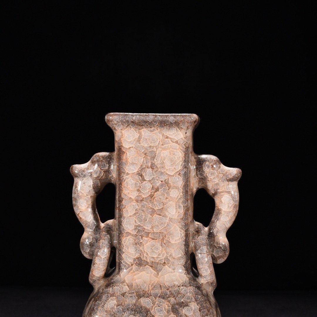 Song Dynasty official kiln beige glaze ice cracked double-eared square vase