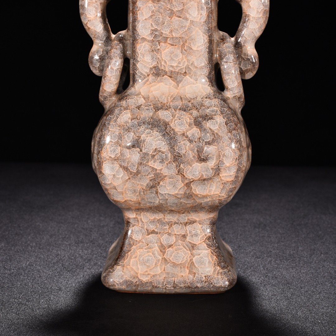Song Dynasty official kiln beige glaze ice cracked double-eared square vase