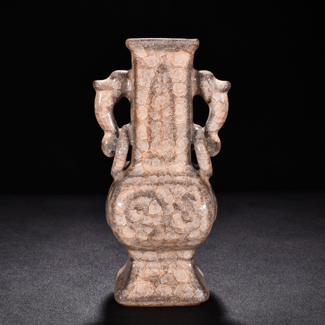 Song Dynasty official kiln beige glaze ice cracked double-eared square vase