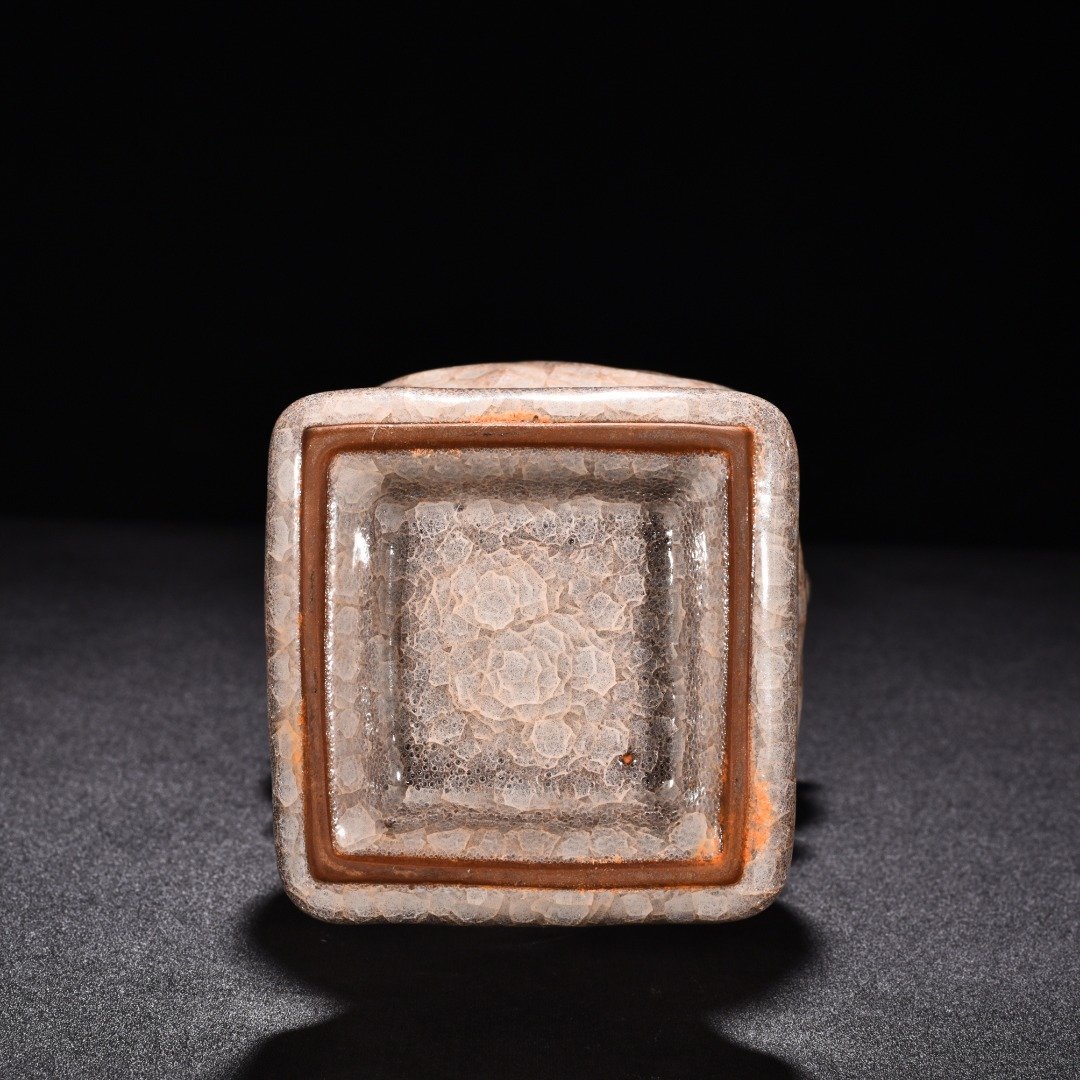 Song Dynasty official kiln beige glaze ice cracked double-eared square vase